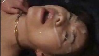 دلکش سنہرے بالوں وال ...